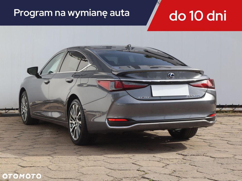 Lexus ES - 6