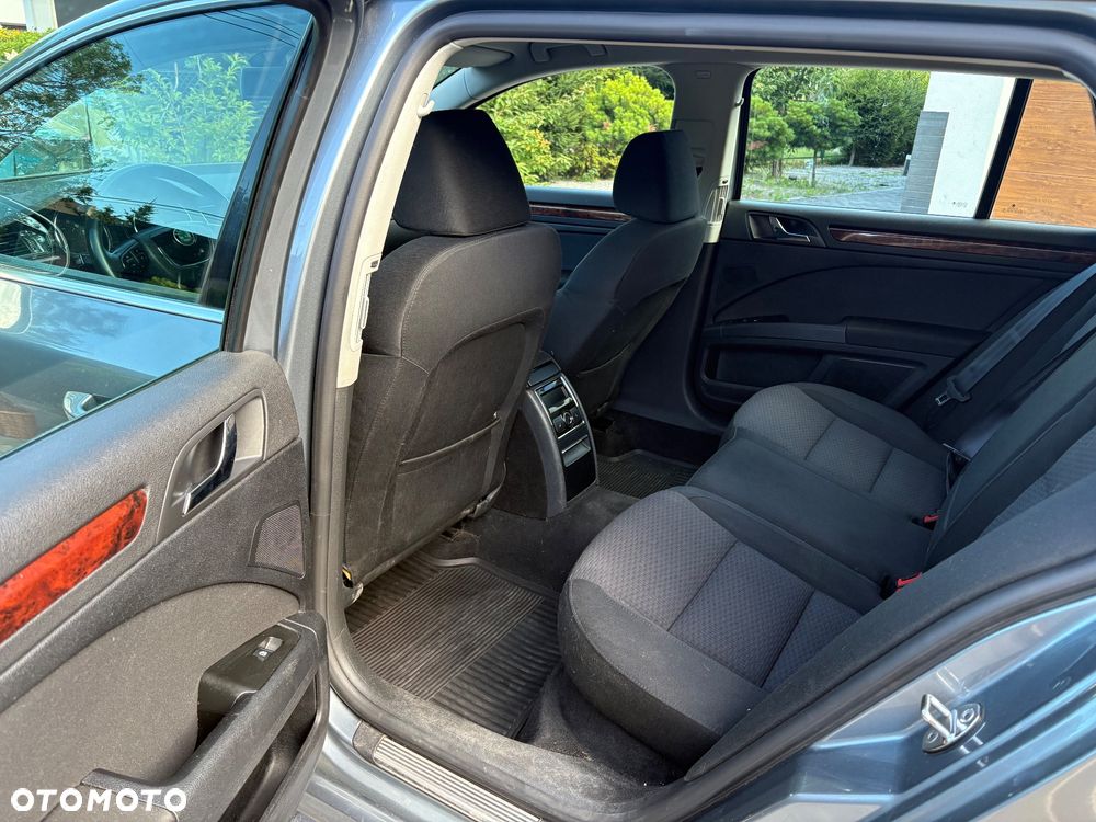 Skoda Superb 2.0 TDI Elegance DSG - 23