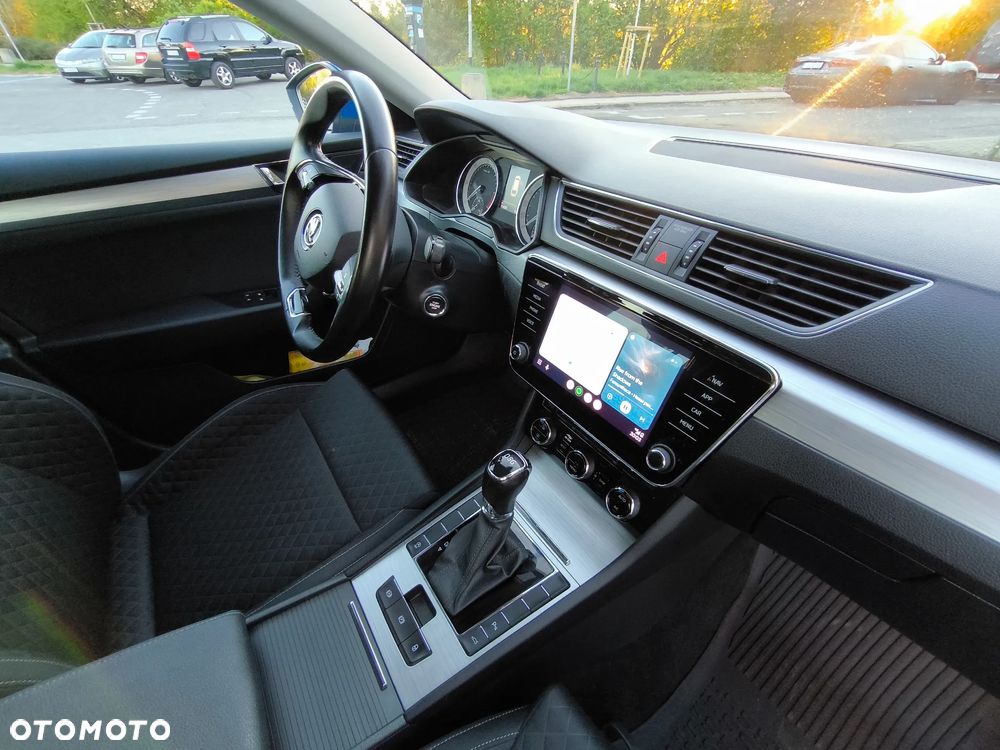 Skoda Superb 2.0 TDI SCR Ambition DSG - 27
