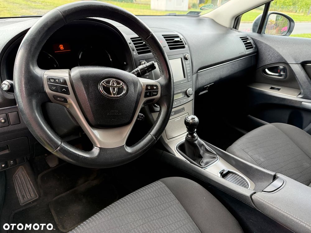 Toyota Avensis 1.8 Sol - 22
