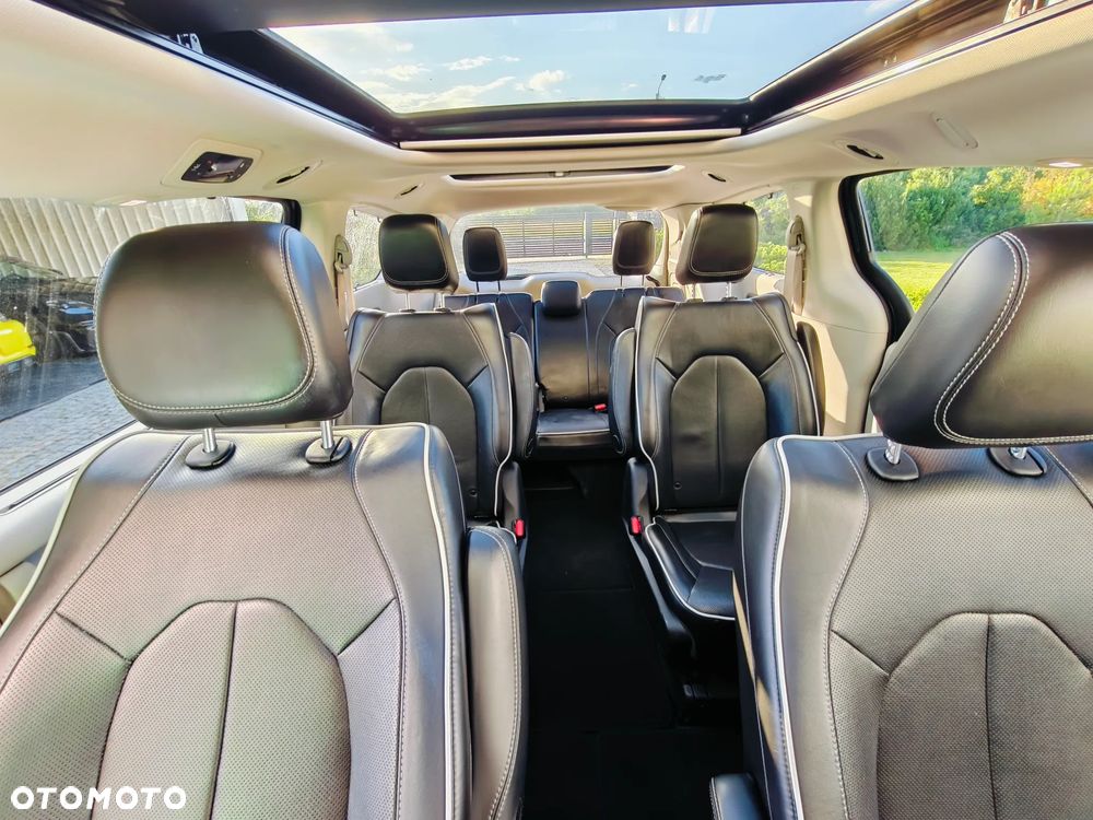 Chrysler Pacifica - 24
