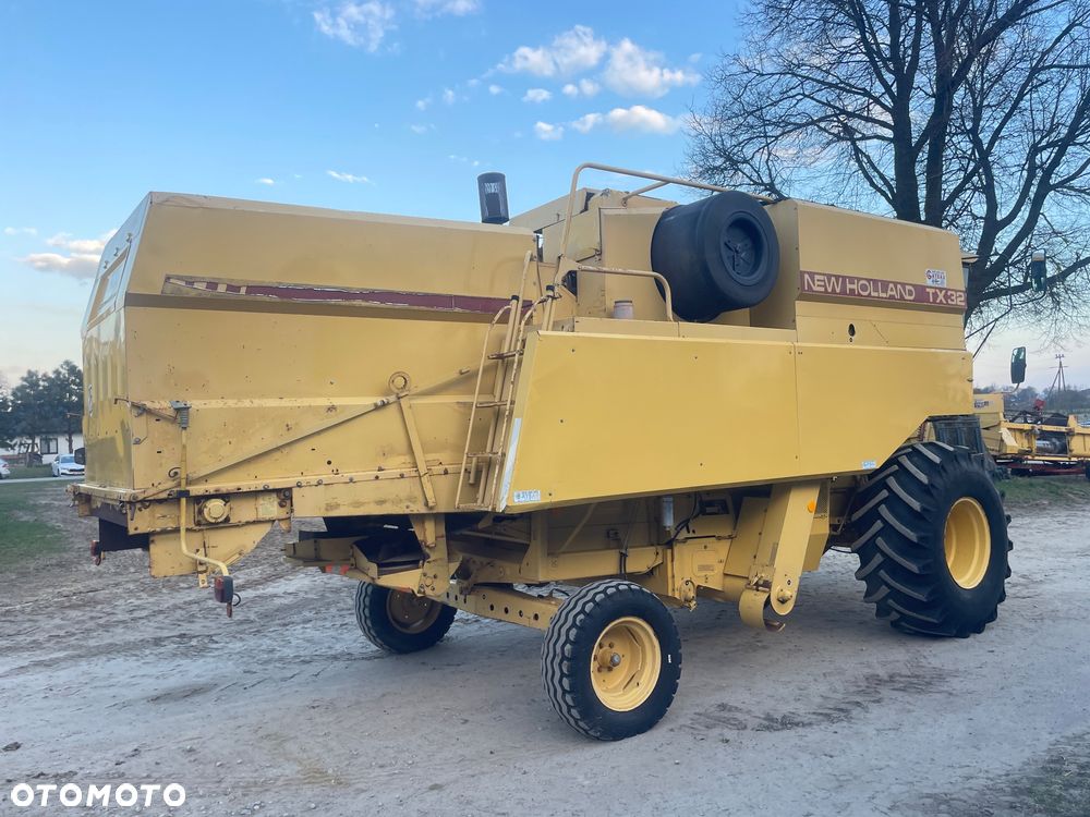 New Holland TX 32 - 7