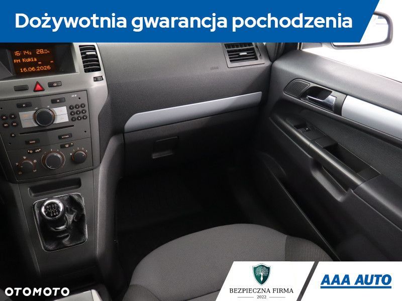 Opel Zafira - 10