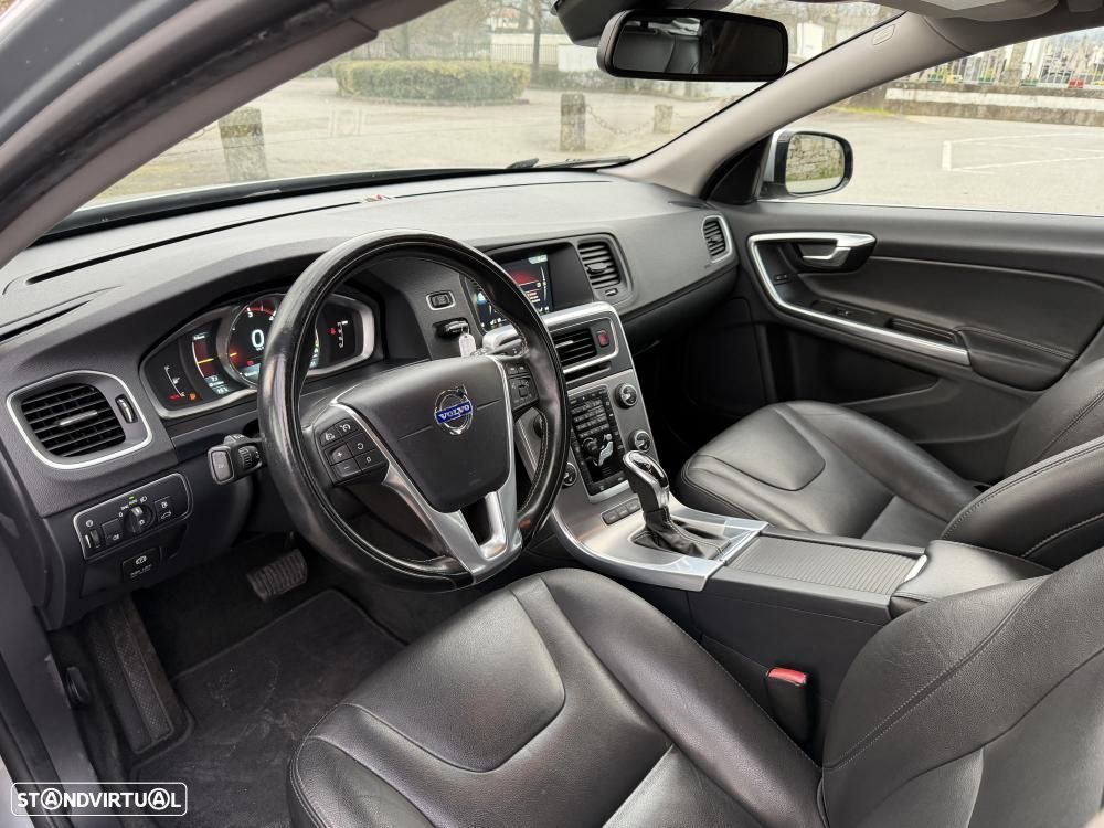 Volvo V60 D6 Plug-In-Hybrid AWD Geartronic Pure Limited - 8