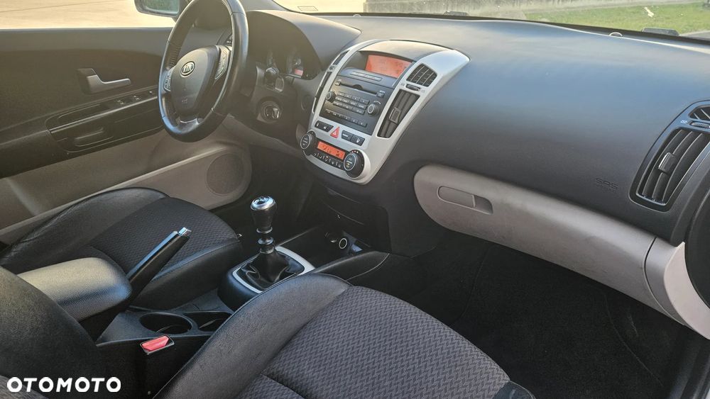 Kia Ceed - 29