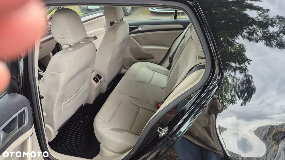 Volkswagen Golf - 11