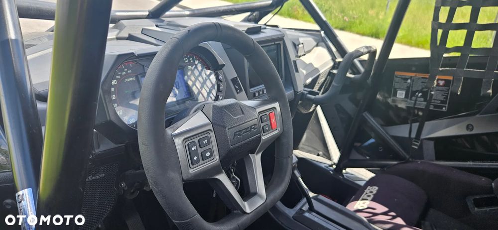 Polaris RZR - 6