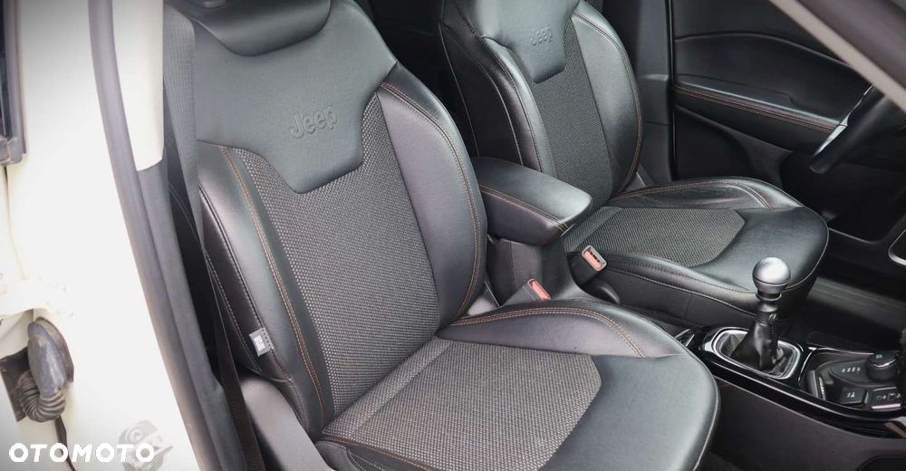 Jeep Compass - 14