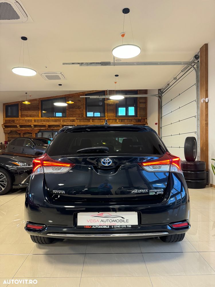 Toyota Auris 1.8 VVT-i Hybrid Automatik Design Edition - 36