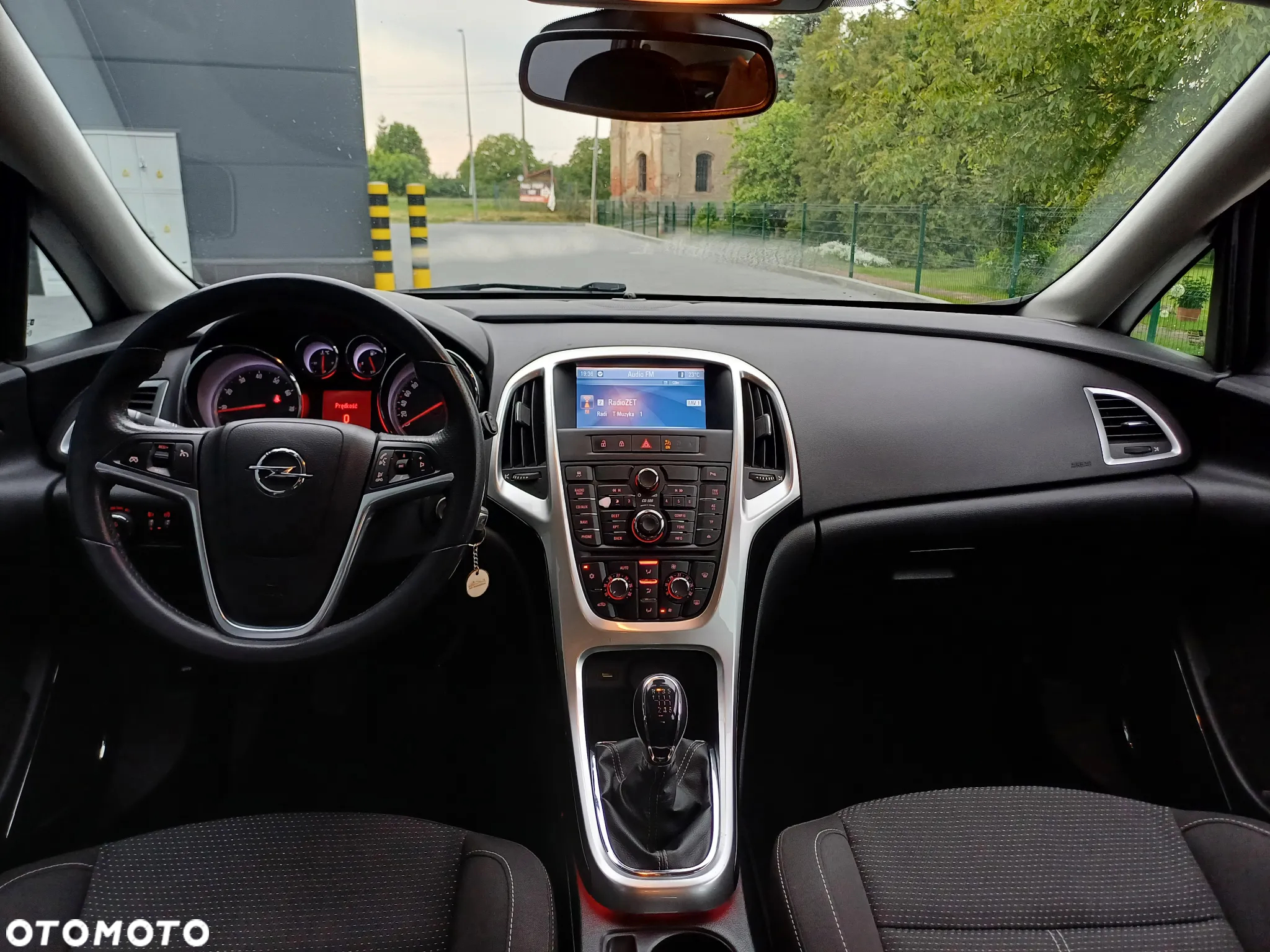 Opel Astra IV 1.4 T Cosmo - 6