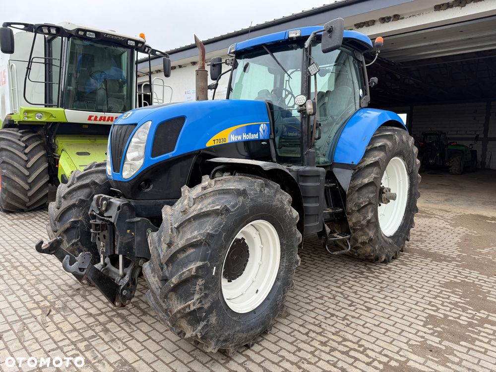New Holland T7030 - 17