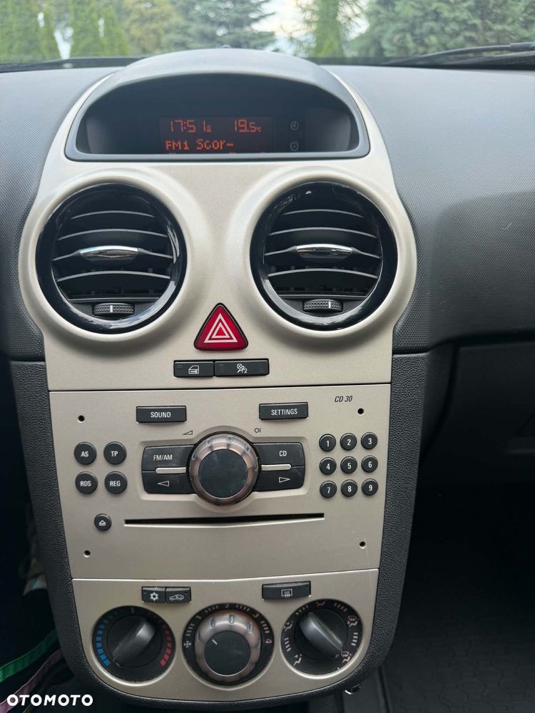 Opel Corsa 1.2 16V Cosmo - 8