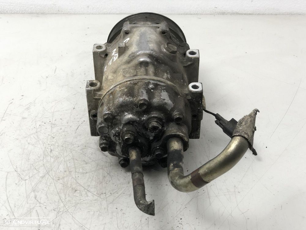 Compressor de ar condicionado Usado VOLVO C30 2.0 D | 10.06 - 12.12 REF. 3M5H-19... - 4