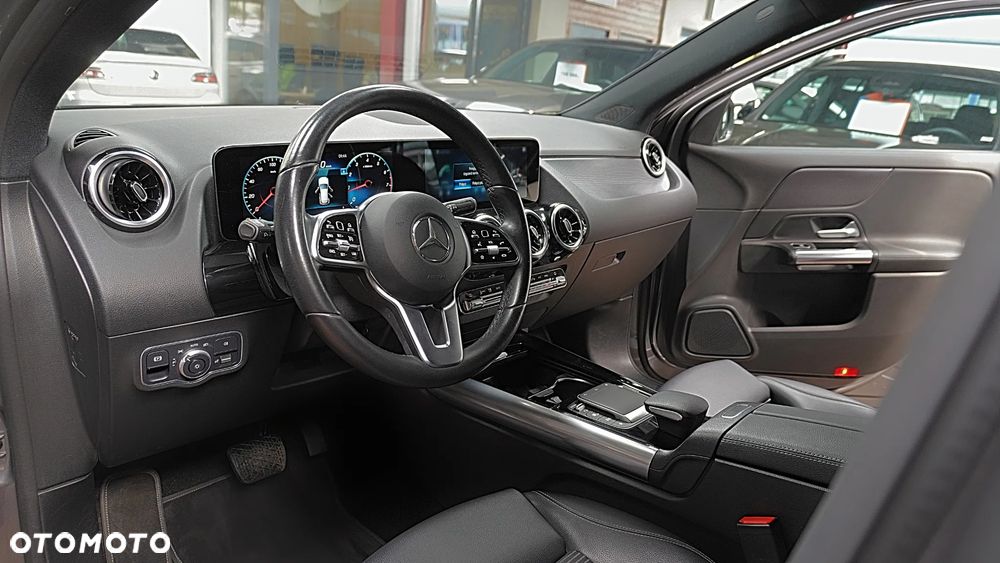 Mercedes-Benz GLA 180 - 15