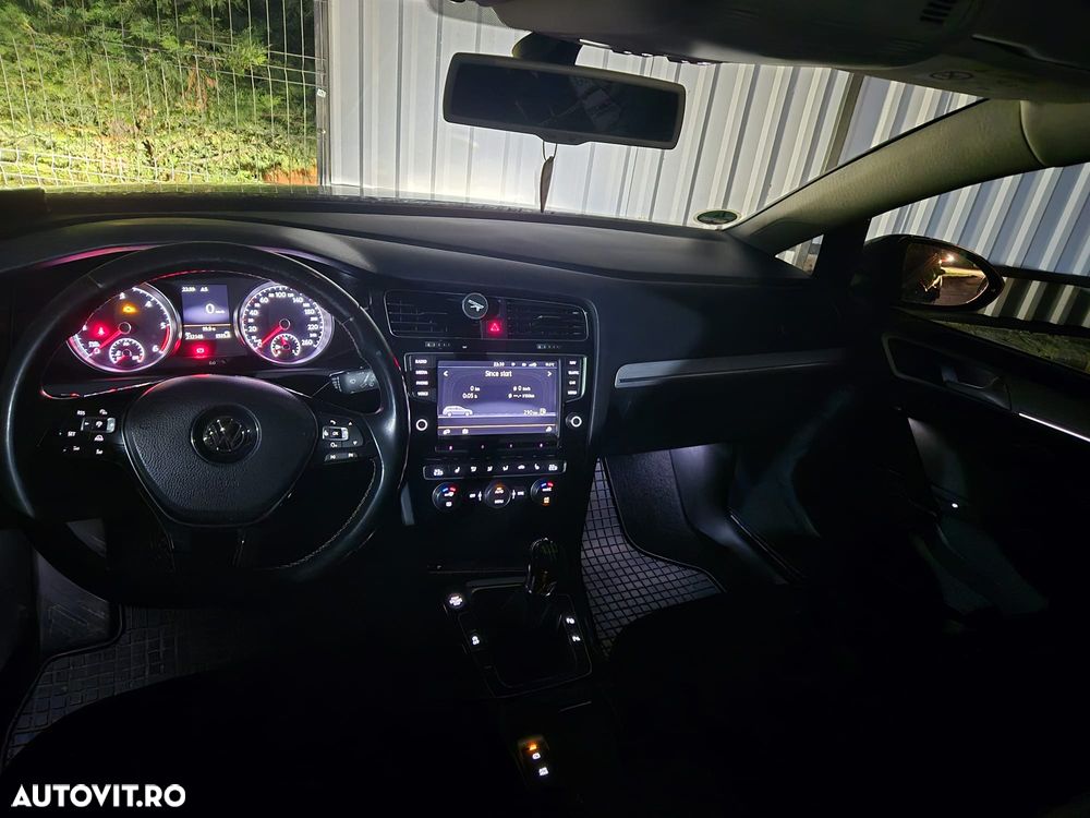 Volkswagen Golf - 12