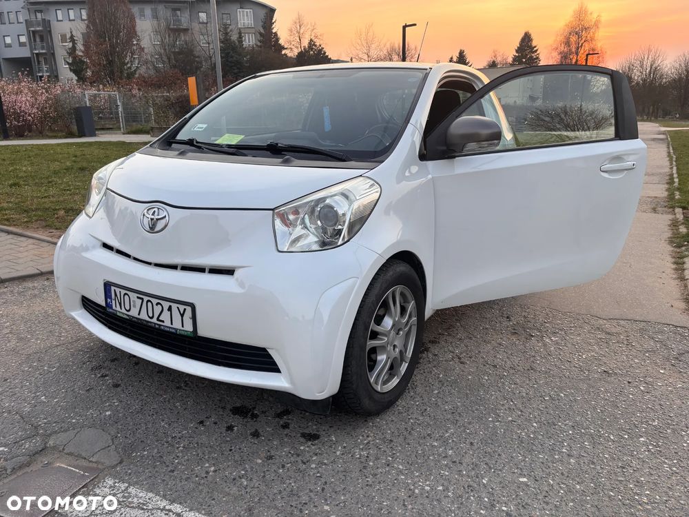 Toyota iQ 1.0 - 1
