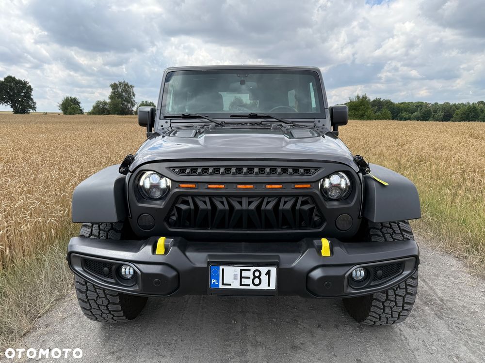 Jeep Wrangler - 4