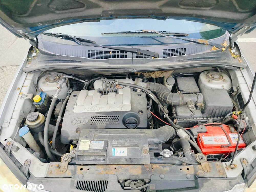 Kia Carens - 8