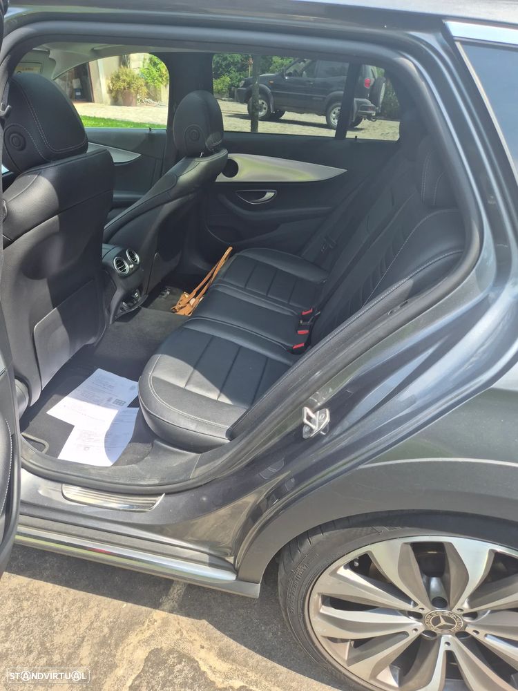Mercedes-Benz E 220 d 4Matic 9G-TRONIC AMG Line - 13