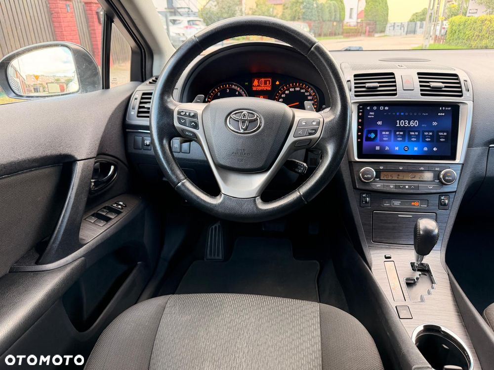 Toyota Avensis - 12