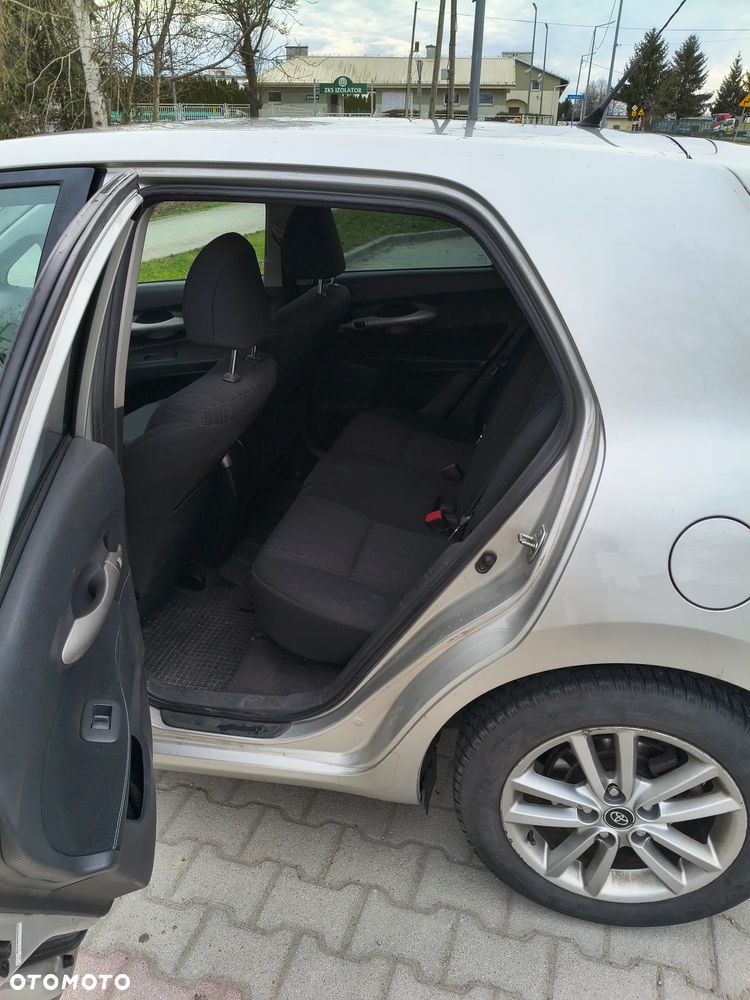 Toyota Auris 1.4 D-4D Terra - 10