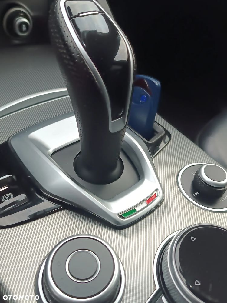 Alfa Romeo Stelvio 2.0 Turbo Veloce Q4 - 12