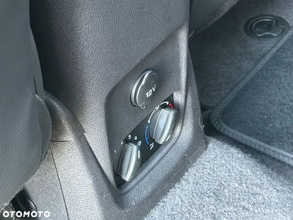 Ford Transit Connect - 24