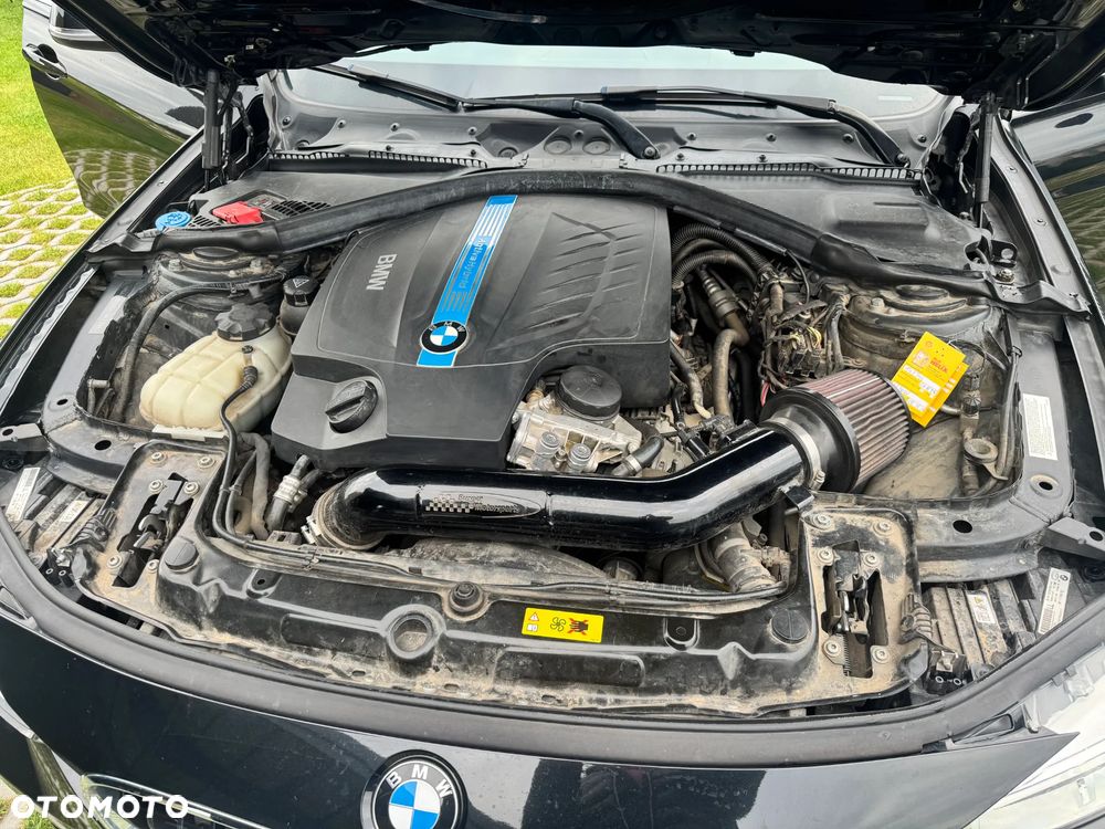 BMW Seria 3 335i Sport Line - 24