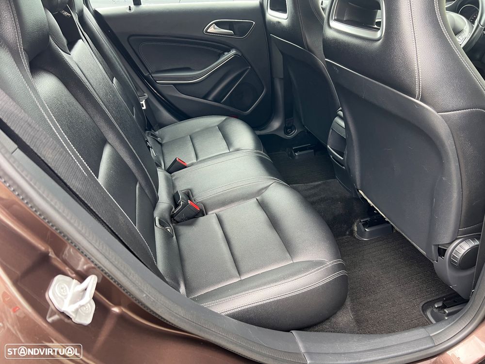 Mercedes-Benz CLA 180 d Shooting Brake Urban - 6