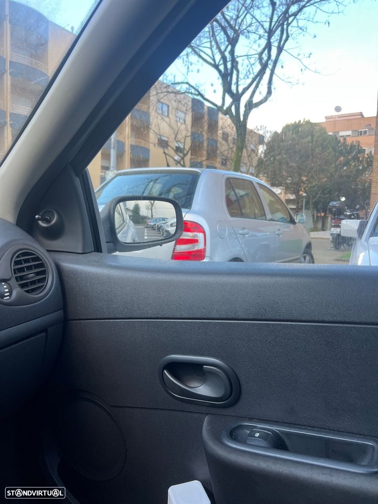 Renault Clio 1.5 dCi Confort - 9