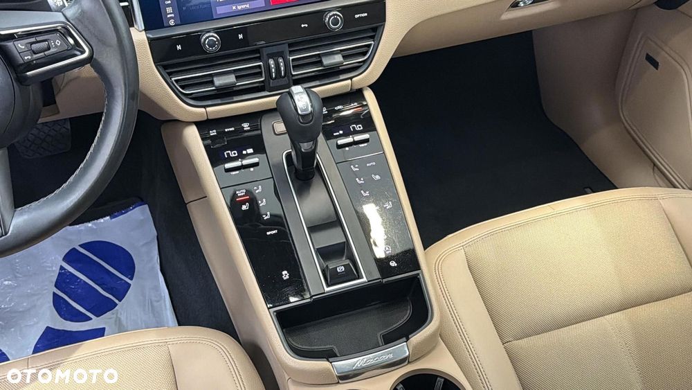 Porsche Macan - 16