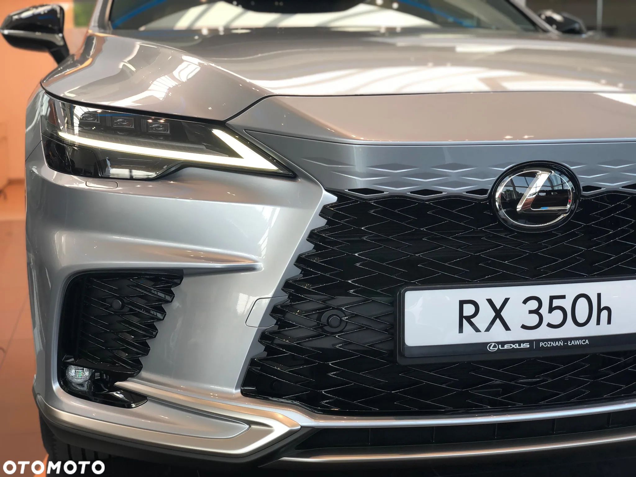 Lexus RX 350h F Sport Design - 16