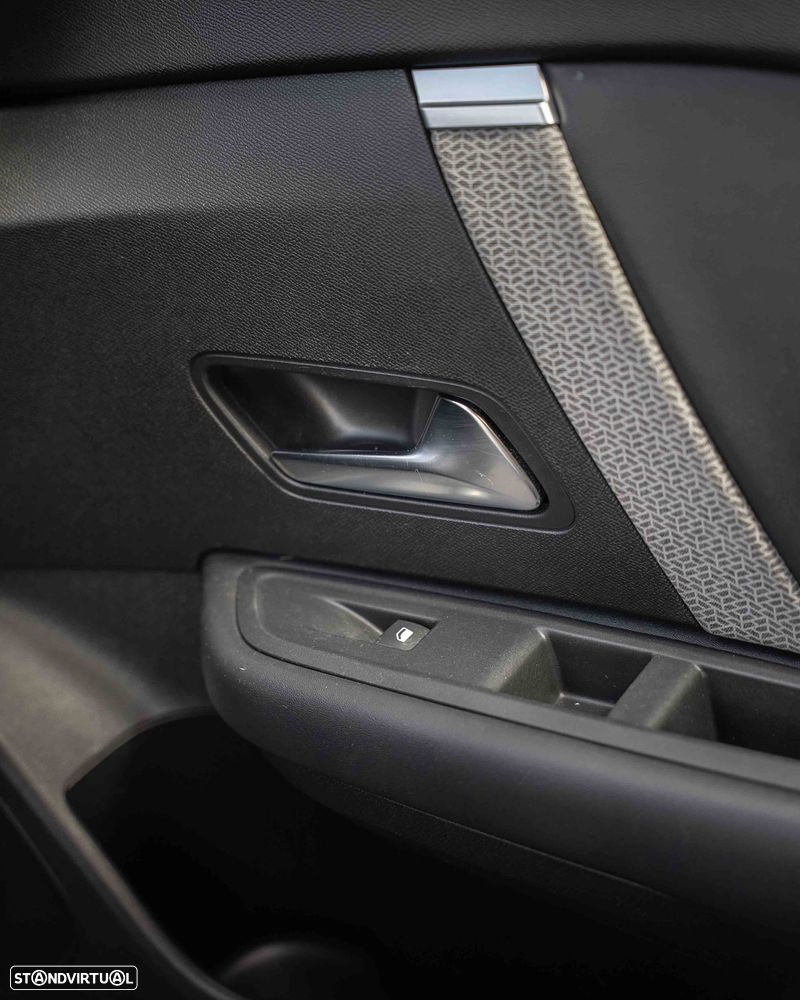 Citroën C4 X PureTech 130 Stop&Start EAT8 SHINE - 30