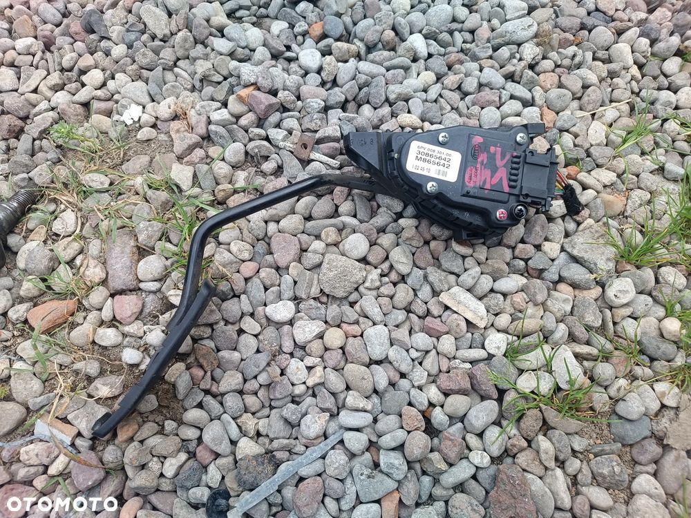 VOLVO V40 S40 1.9DI POTENCJOMETR GAZU 30865642 - 1