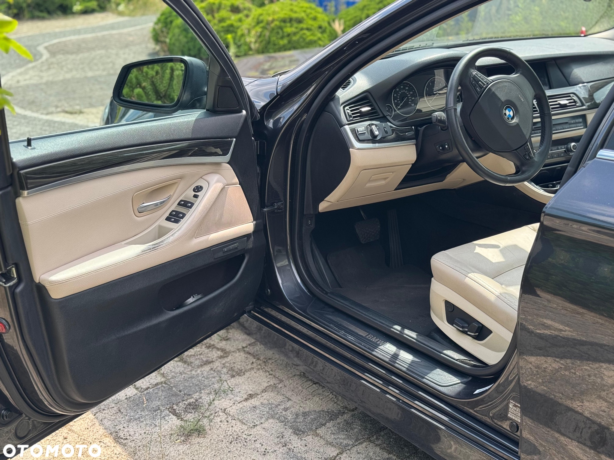 BMW Seria 5 528i xDrive Luxury Line - 12