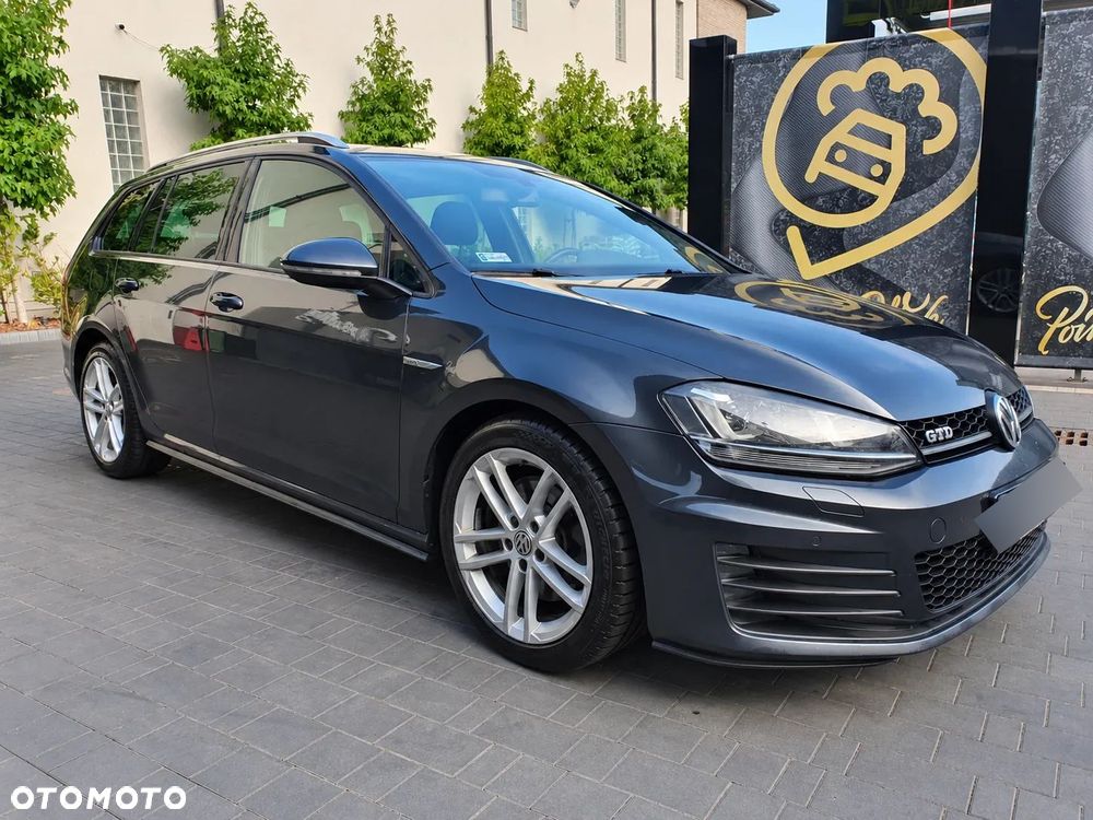 Volkswagen Golf - 4