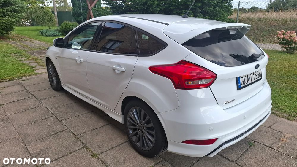 Ford Focus 1.5 EcoBoost ST-Line - 5