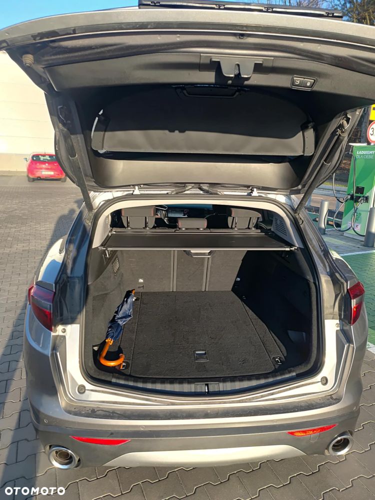 Alfa Romeo Stelvio - 11