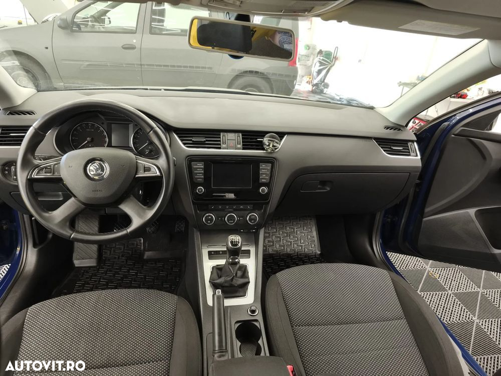 Skoda Octavia Combi 2.0 TDI Clever - 26