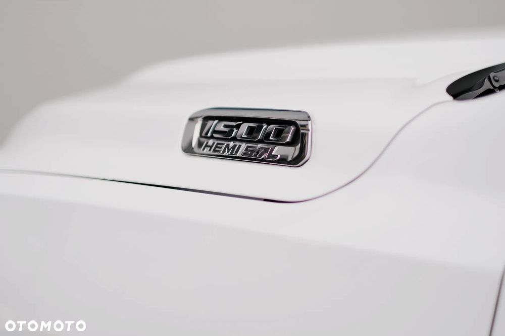 RAM 1500 Crew Cab Shortbed Bighorn - 18