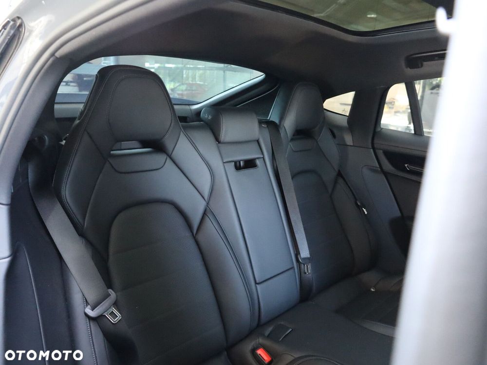 Porsche Panamera - 21