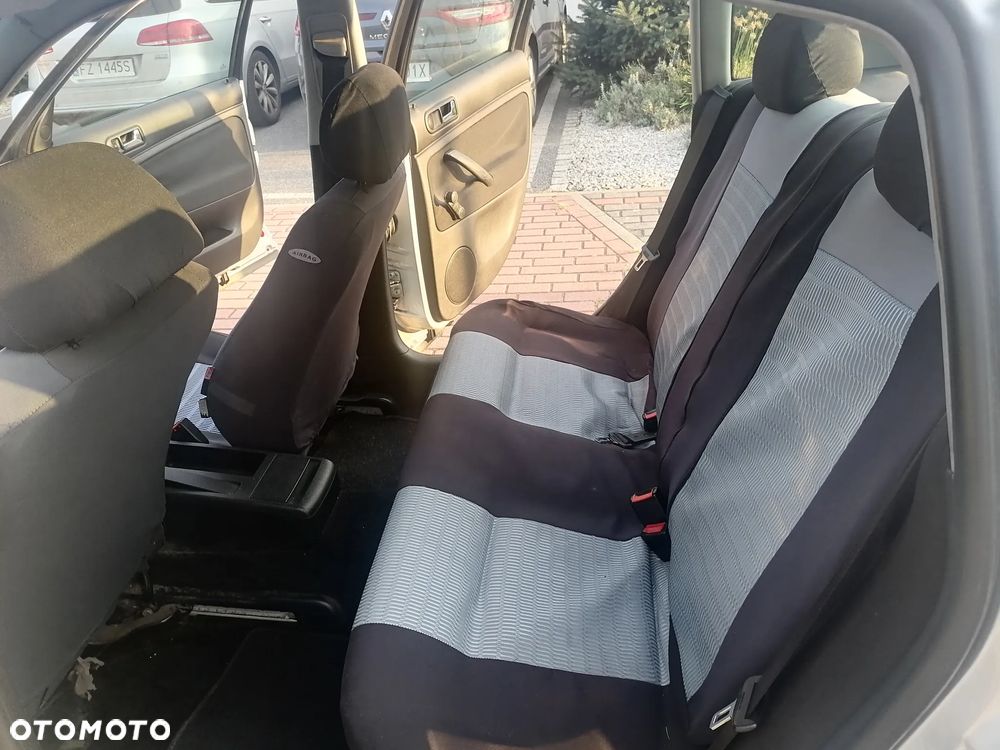 Volkswagen Passat 1.9 TDI - 13
