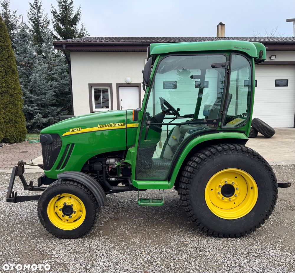 John Deere 3520 - 7