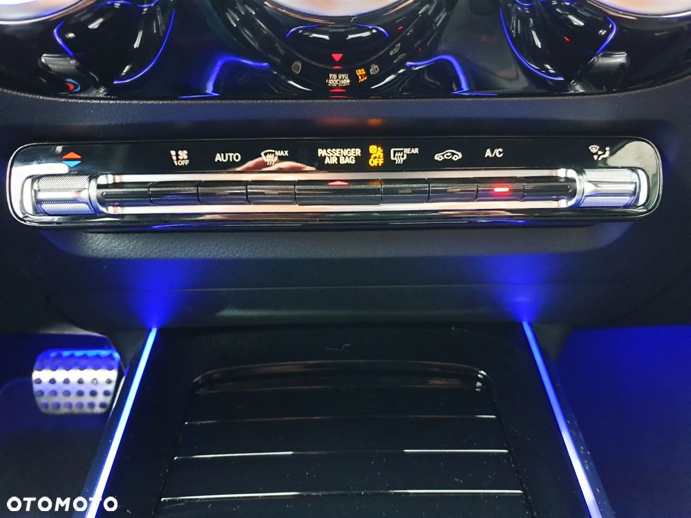 Mercedes-Benz GLA 200 AMG Line - 28