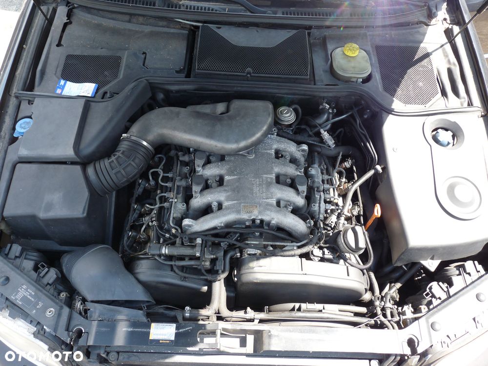 AUDI A8 D2 LIFT Silnik na częsci 3.3 TDI  AKF - 3
