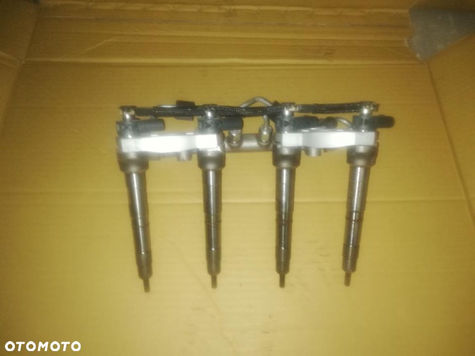 wtryski wtryskiwacz audi vw 2.0 tdi 04L130277K - 2