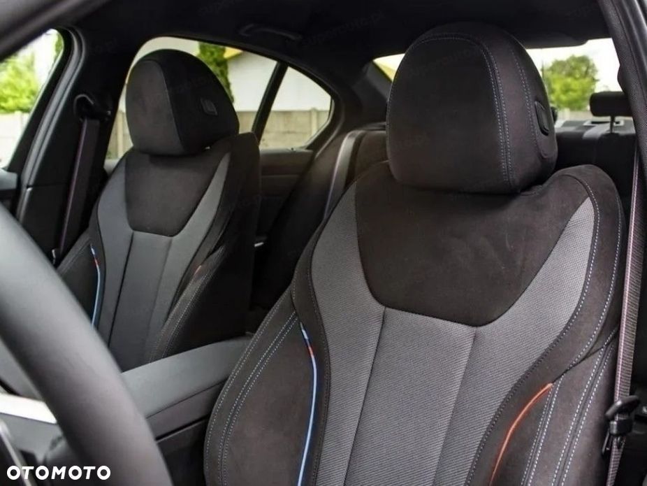 BMW Seria 3 320i xDrive M Sport - 9