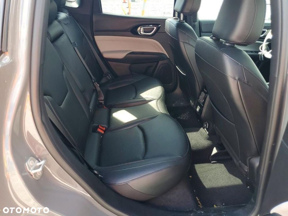 Jeep Compass - 10