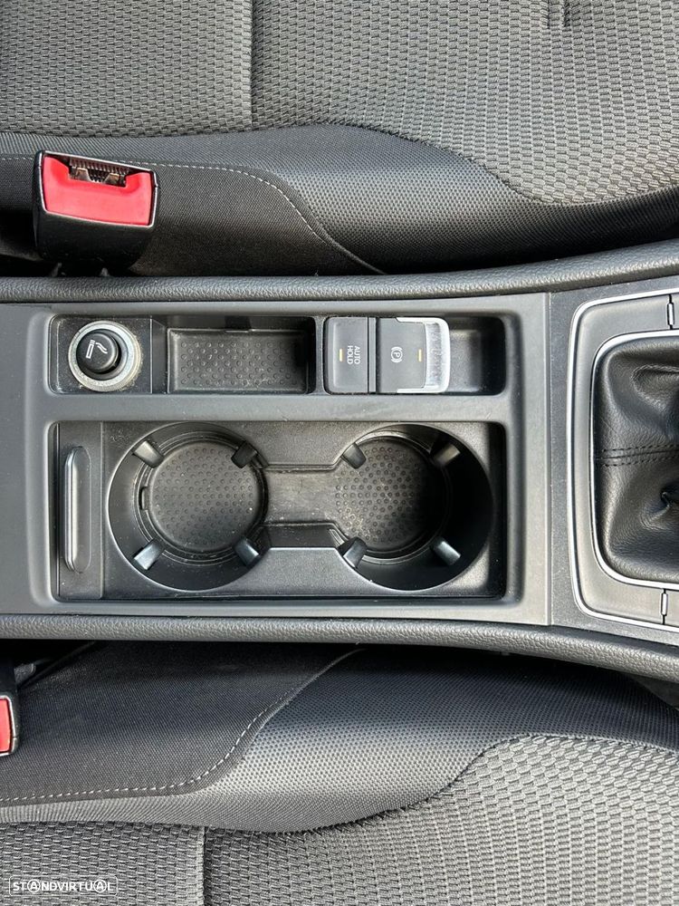 VW Golf Variant 1.6 TDi Confortline - 44