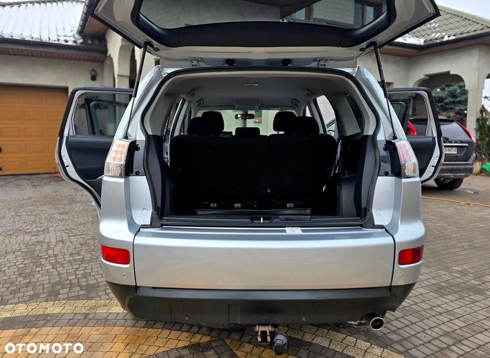 Mitsubishi Outlander - 9